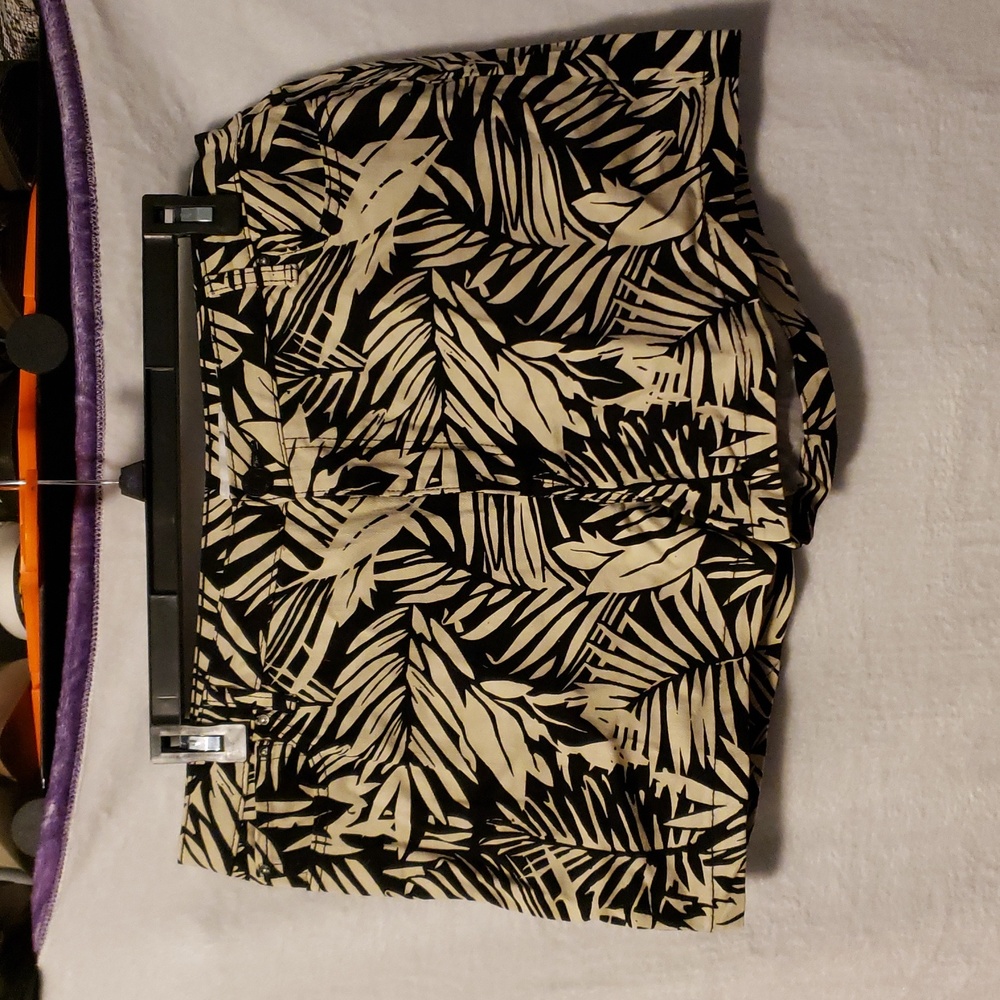 Forever 21 Black and Cream Patterned Shorts